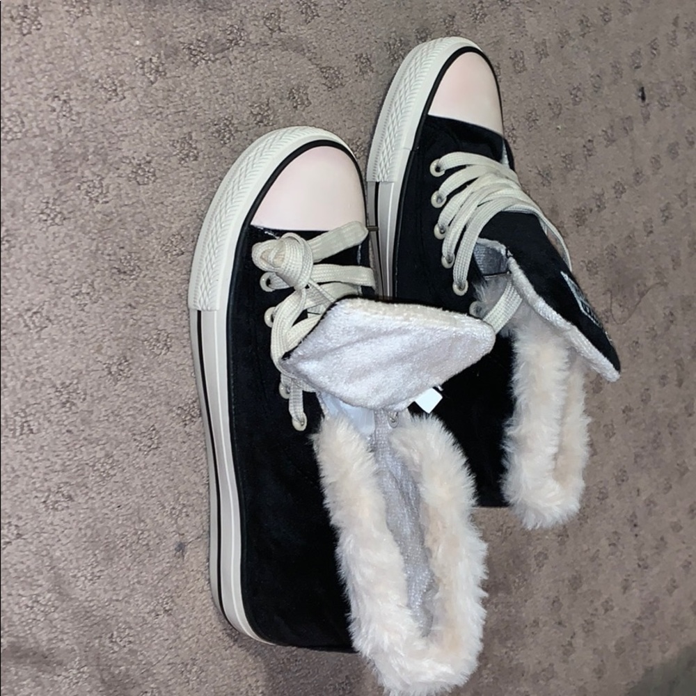 Fur lined sneakers super cute size 6.5 or 7
